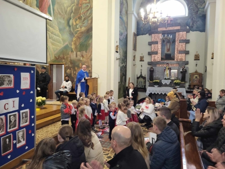 Msza święta z występem przedszkolaków