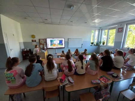 Lekcja w klasach I-III dotycząca zasad bezpiecznego spędzania czasu podczas wakacji